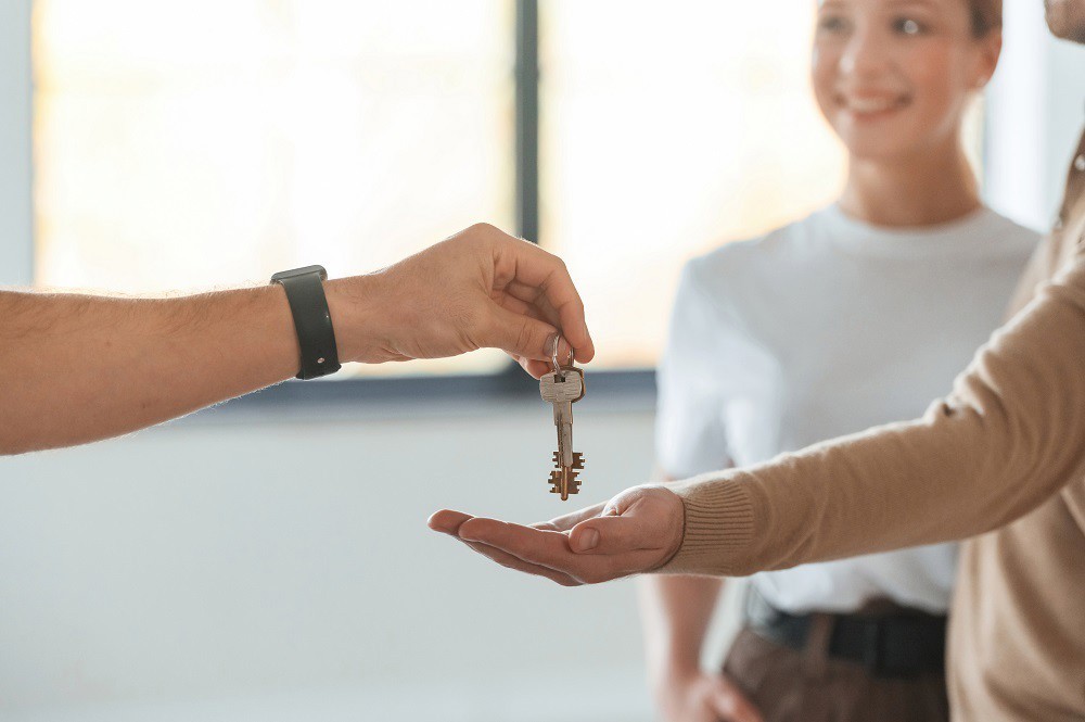 Archivo - La deuda media anual por inquilino en España creció en 2024 un 4,23% sobre el año anterior, según SEAG