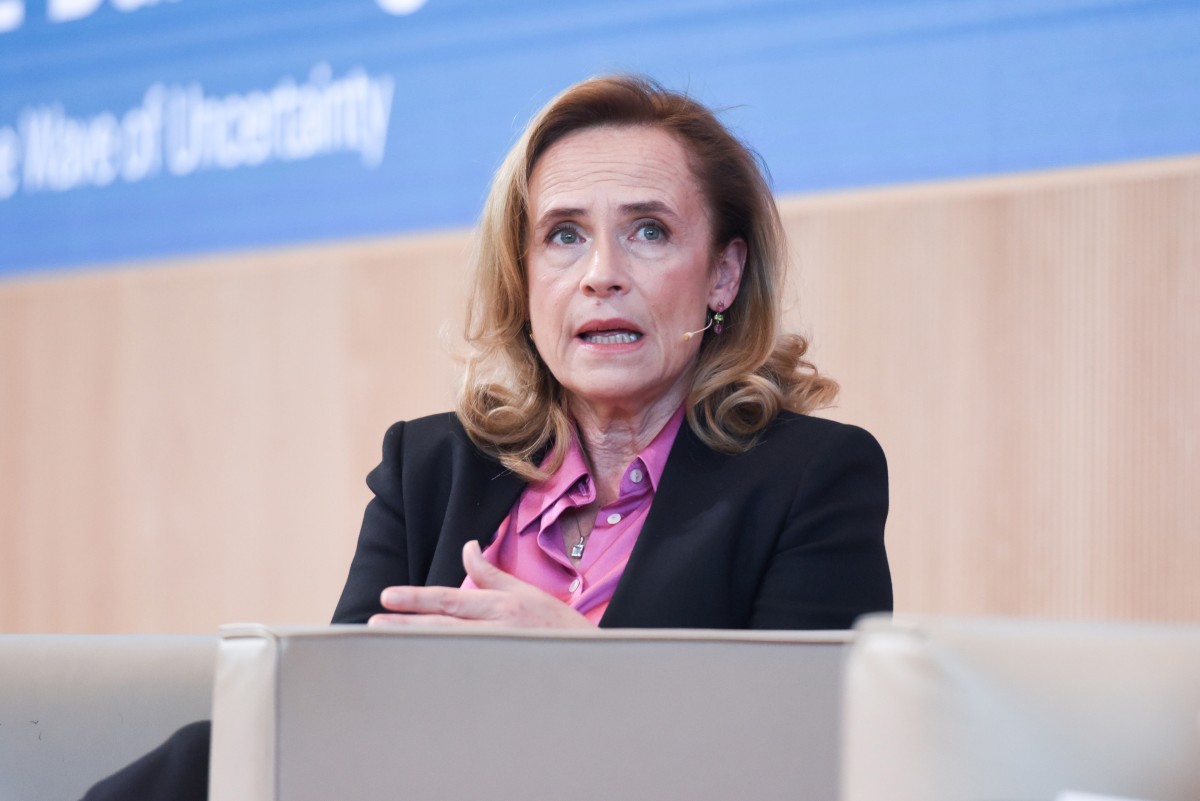 La consejera delegada de Bankinter, Gloria Ortiz, interviene durante la primera jornada de la 19º edición del IESE Banking, en IESE Madrid, a 16 de mayo de 2024, en Madrid (España).