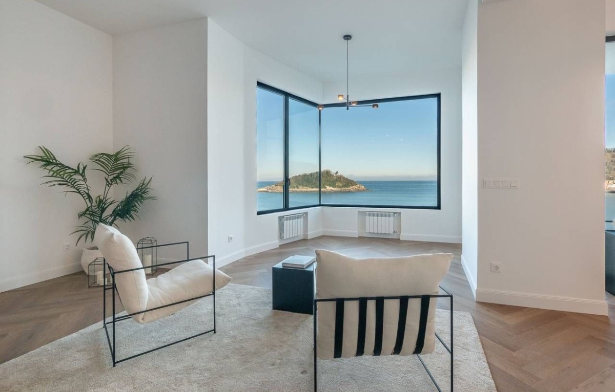 Sea view apartment for sale in San Sebastián