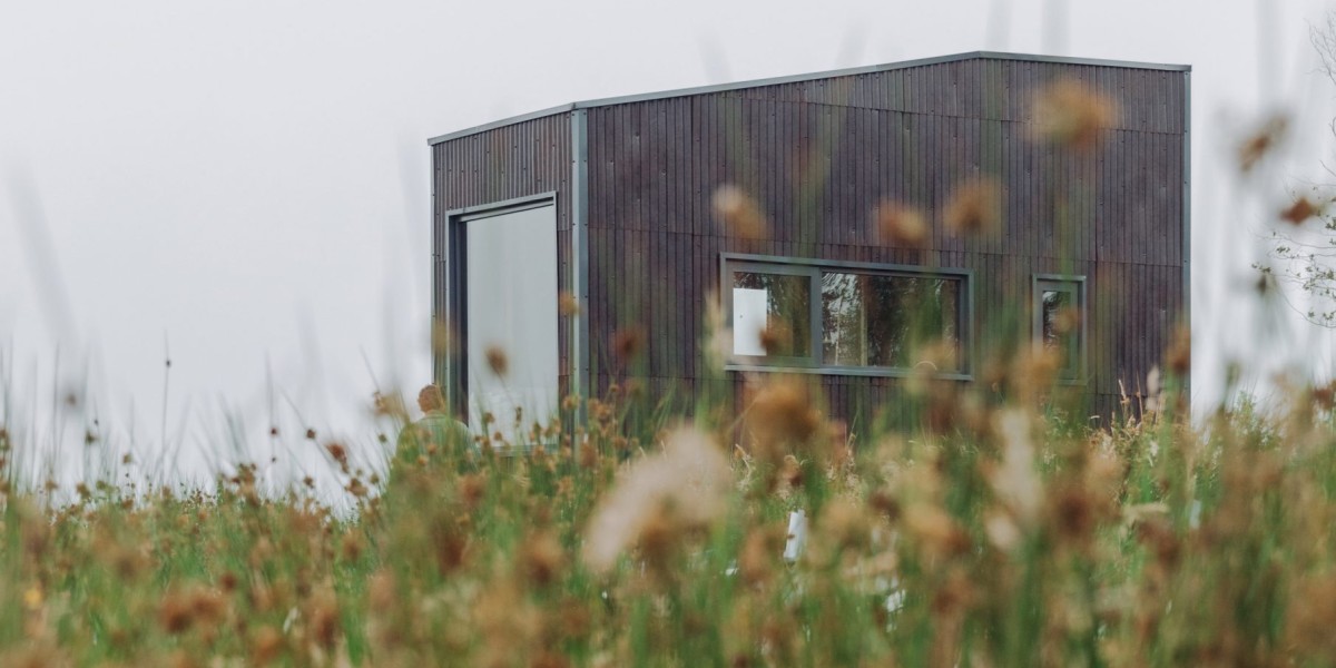 Los paneles corrugados de cáñamo están elaborados a partir de fibras vegetales y resina de azúcar para reducir el peso y favorecer moverse sobre remolques.