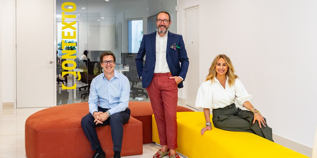 (De izq. a dch.): Henry Berczely, Aitor Viteri y Amaya Baña, CEO, Director Académico y Directora de Alumni Experience