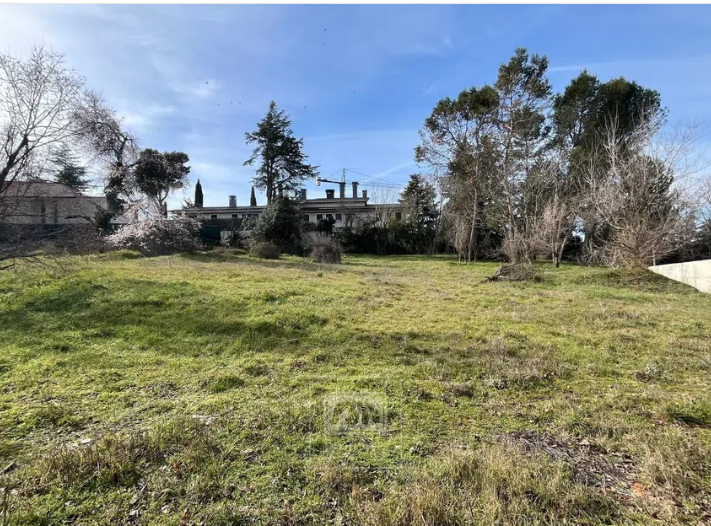 Anuncio de un terreno en venta en Madrid