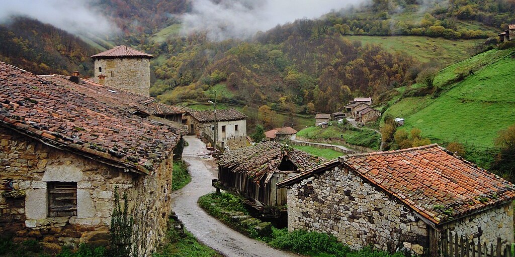 pueblo mas antiguo de asturias