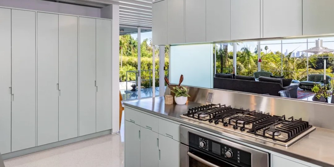 La mansión que Austin Butler ha comprado a Brad Pitt