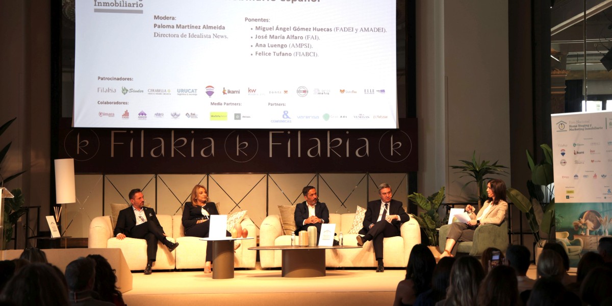 (De izq. a dch.): Felice Tufano (FIABCI Europa), Ana Luengo (AMPSI), José María Alfaro (FAI), Miguel Ángel Gómez Huecas (FADEI) y Paloma Martínez-Almeida (idealista/news)