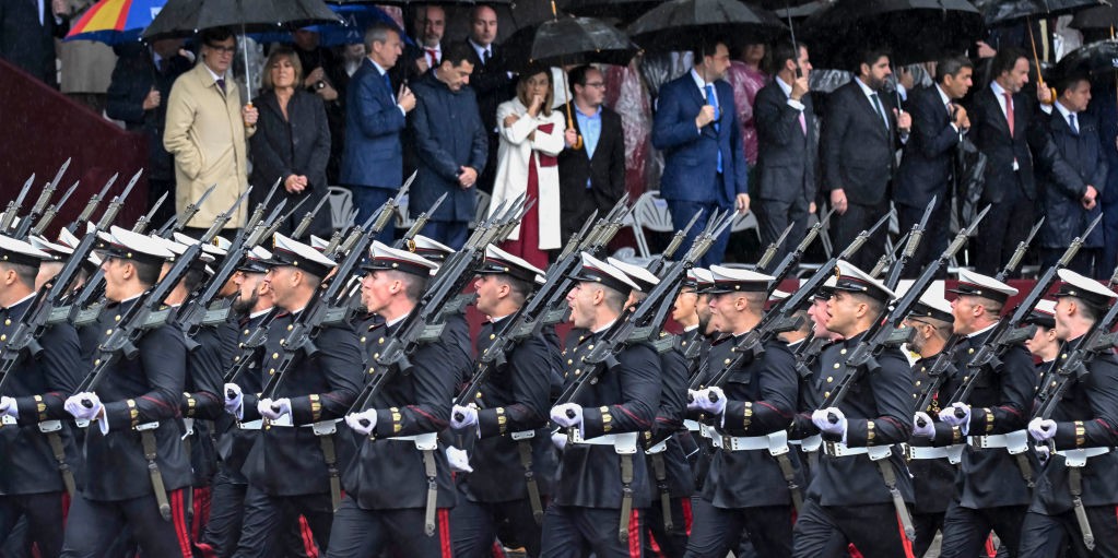 desfile del dia de la hispanidad