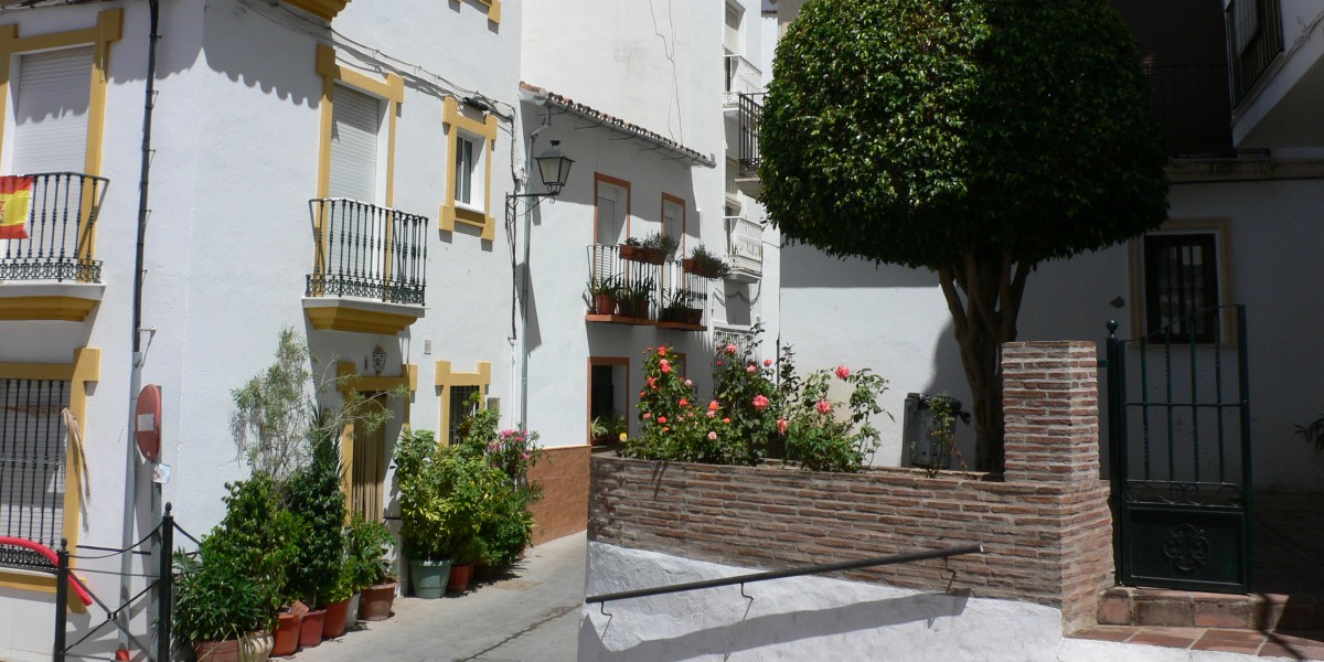 Living in Ojen Spain