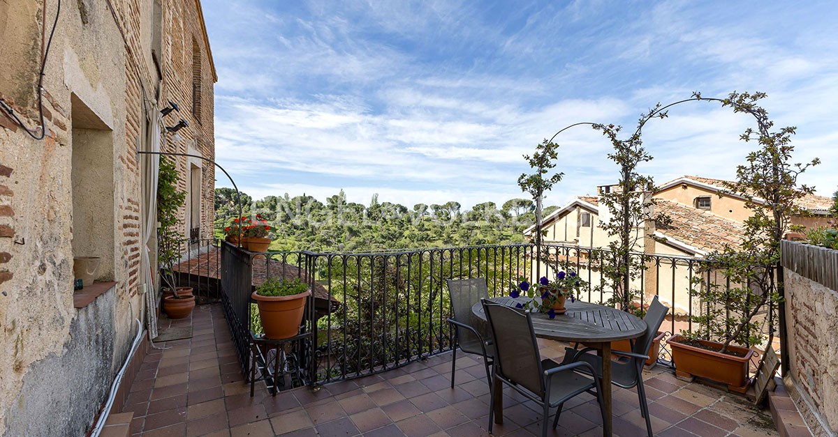 Palacete medieval del siglo XIV a la venta en Segovia