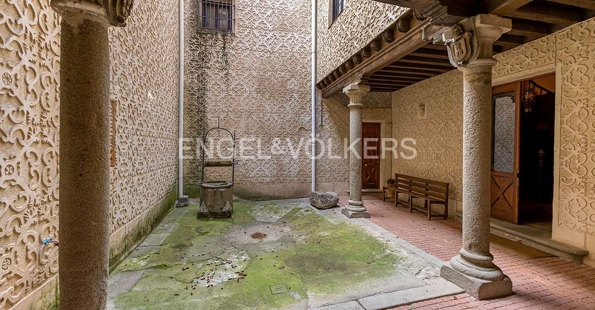 Palacete medieval del siglo XIV a la venta en Segovia