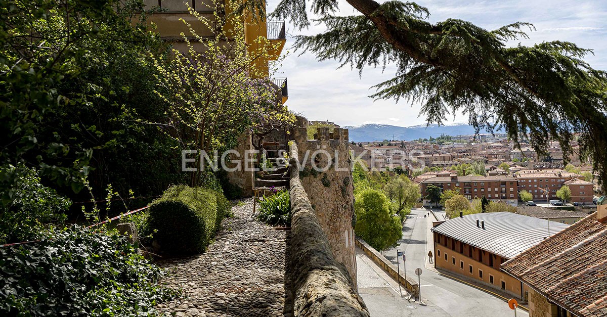 Palacete medieval del siglo XIV a la venta en Segovia