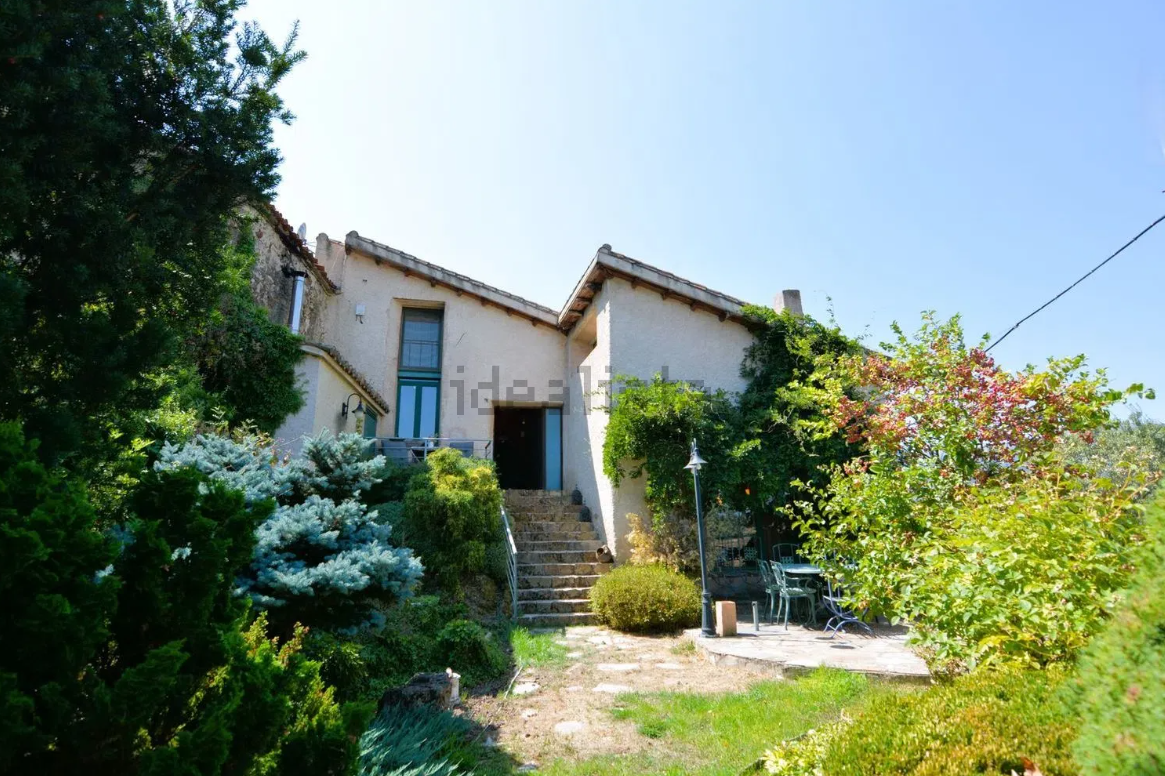 Casa serrana en venta en pueblo de Madrid