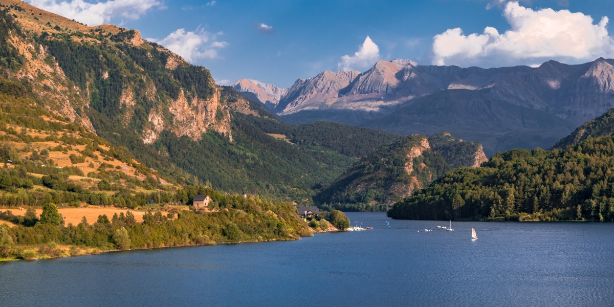 pueblos cerca del embalse de lanuza