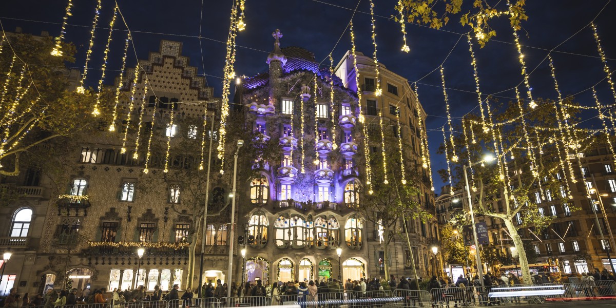 Christmas lights in Barcelona 2025