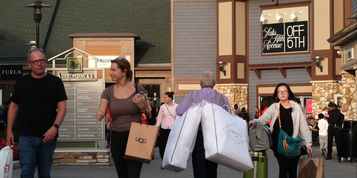 Una tienda de Saks Off Fifth en Estados Unidos