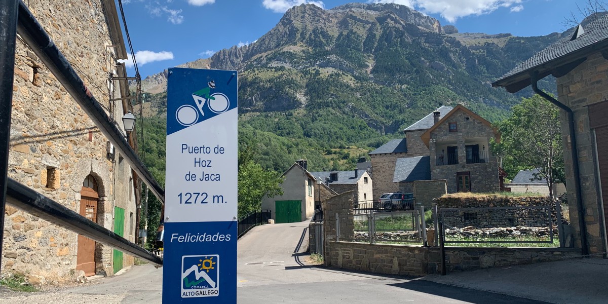 pueblos cerca del embalse de lanuza