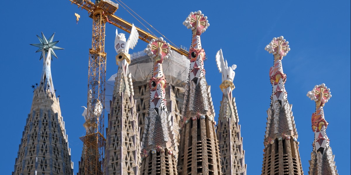 sagrada familia iglesia mas alta del mundo