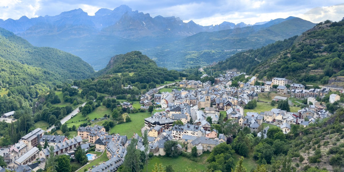 pueblos cerca del embalse de lanuza