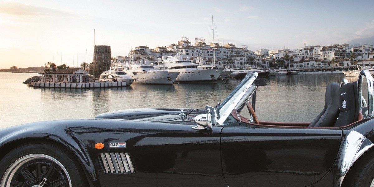 Archivo - Coche de lujo en Puerto Banús, en Marbella.