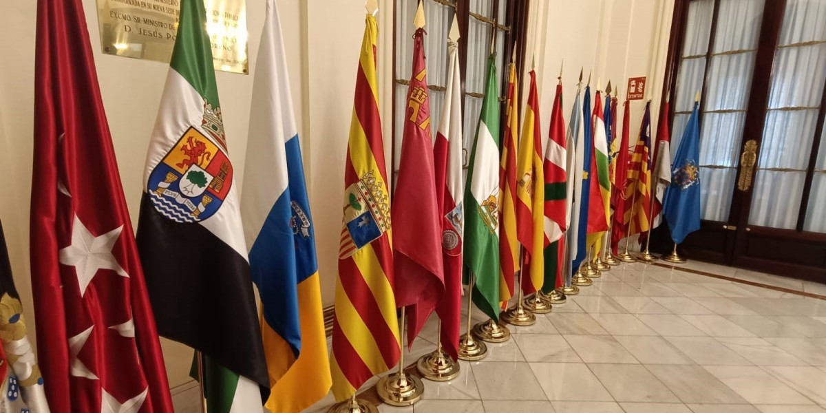 Archivo - Banderas de las Comunidades Autónomas (CCAA).