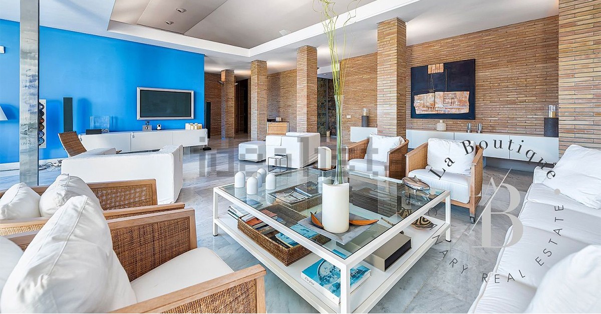 Otro ángulo del salón