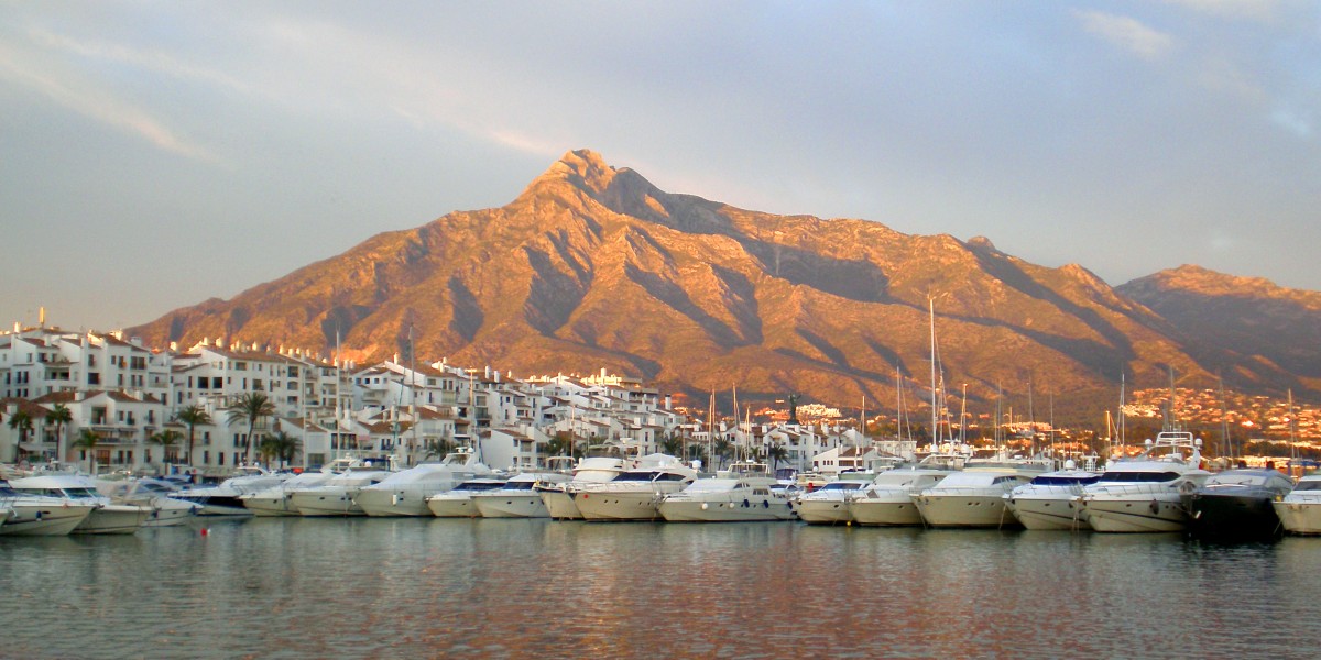 Famous people who live in Spain