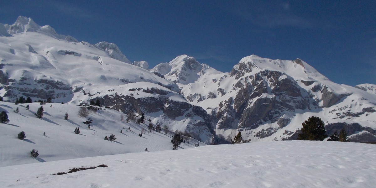 donde esquiar cerca de zaragoza