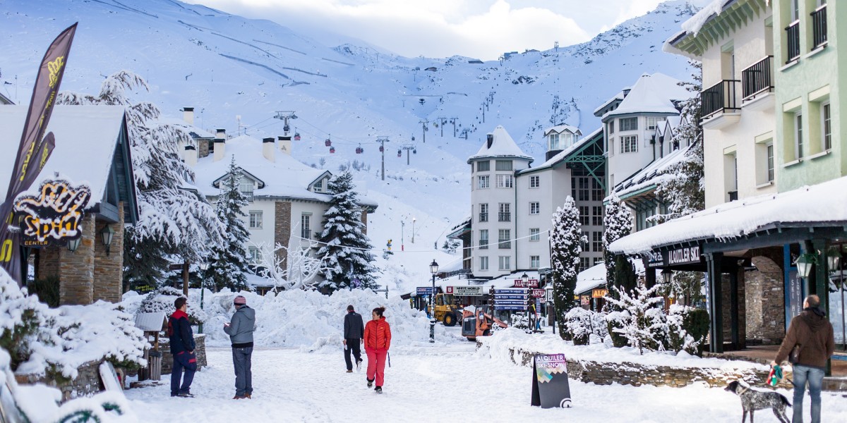 donde esquiar cerca de sevilla