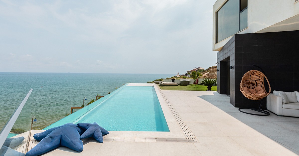 Foreigners are expected to buy close to 100,000 homes in Spain by 2025.