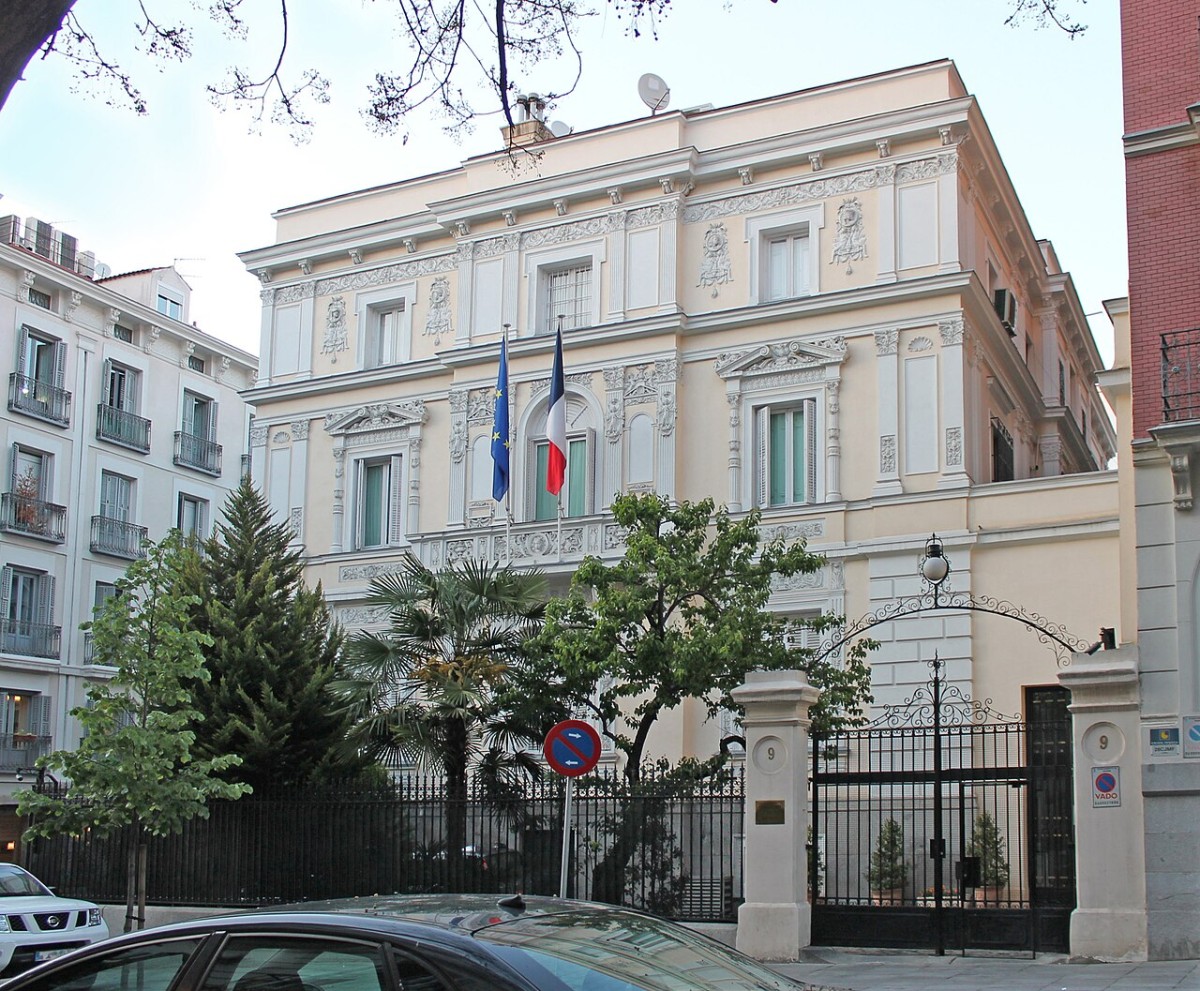 Comment fonctionne le réseau français en Espagne ? Ambassade, Consulat et Institut français : quelles sont leurs missions ?