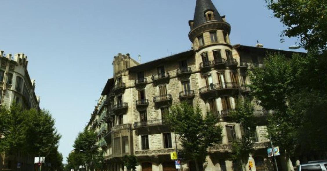 Cataluña subastará la casa burés para reconvertirla en un hotel de lujo