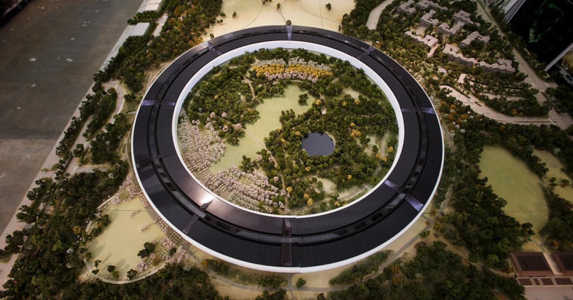 La ‘nave espacial’ de steve jobs toma forma: apple presenta la primera maqueta de su nueva sede