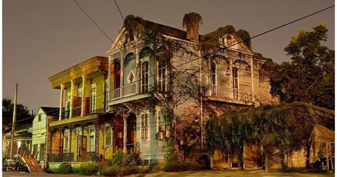 El terrorífico encanto de los paisajes nocturnos de la nueva orleans que dejó el huracán katrina 