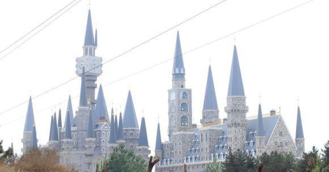 Una universidad China ‘copia’ el castillo de harry potter para instalar en él su campus