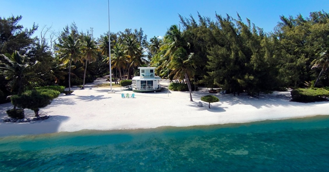 Casas de ensueño: una paradisíaca mansión-barco con playa privada y vistas al atlántico