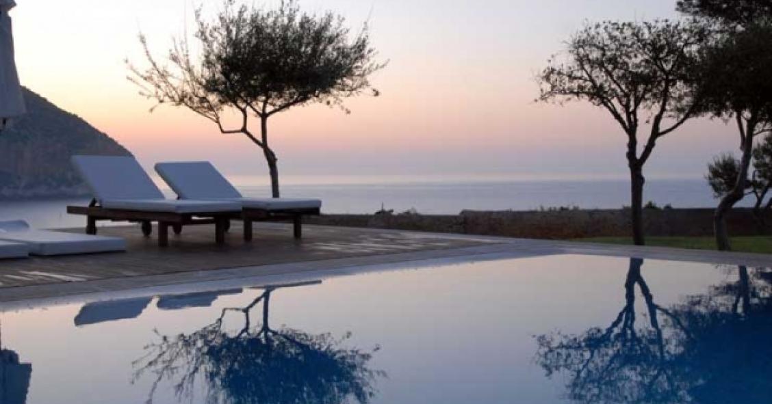 Hoteles con encanto: lujo rural sobre un acantilado para disfrutar de los atardeceres de mallorca