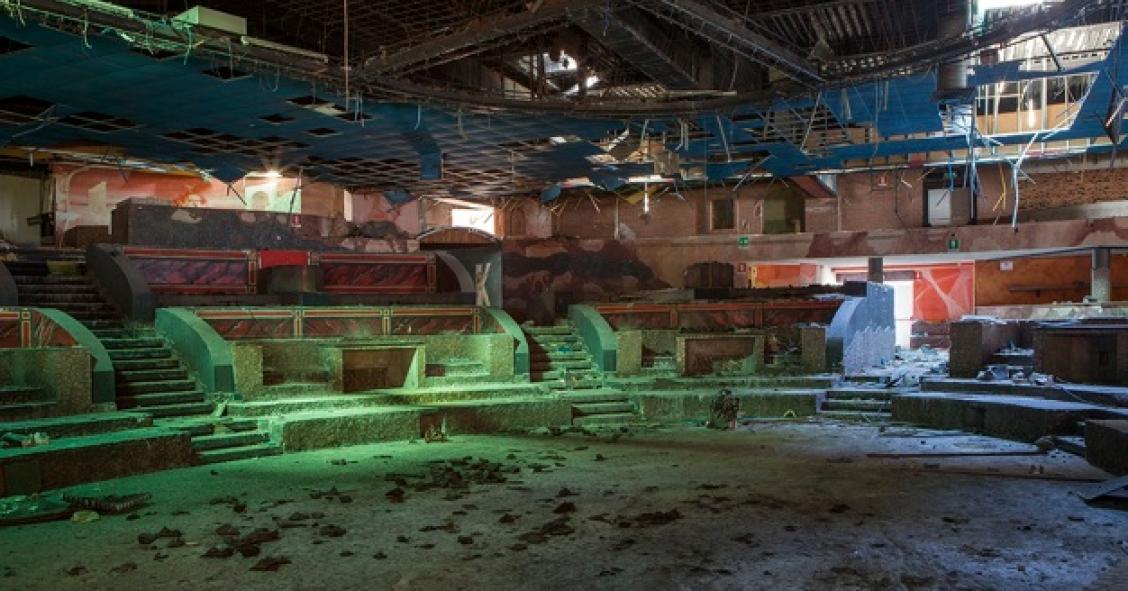 Drama en la pista de baile: así languidecen las discotecas de moda de los 80 y los 90 en Italia (fotos)