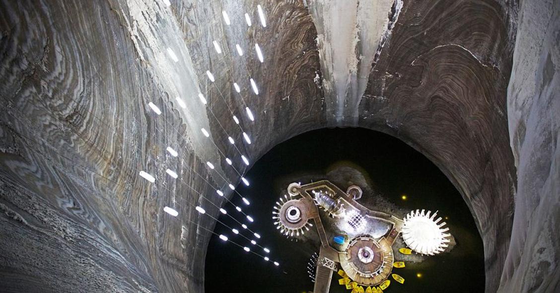 Un parque de atracciones enterrado a 120 metros bajo el suelo en una antigua mina de sal (fotos)