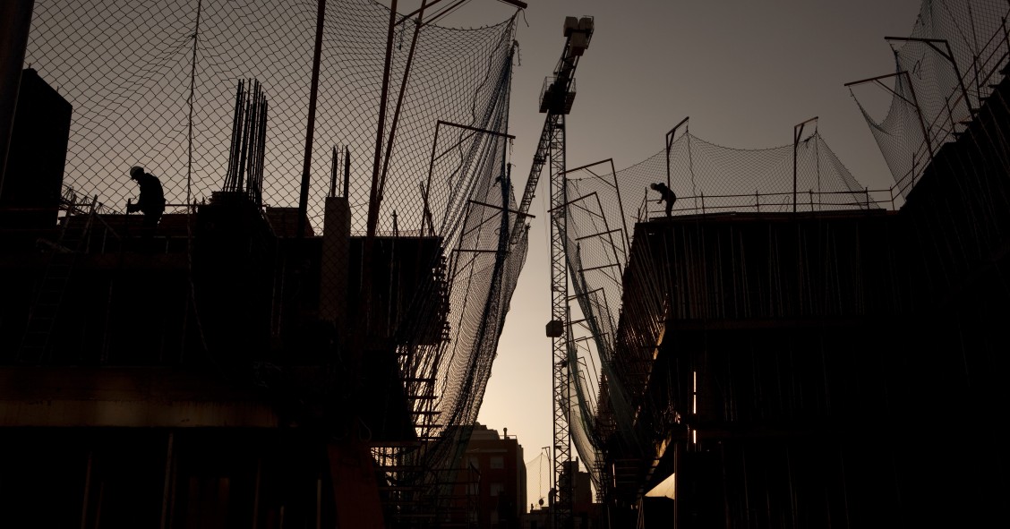 La construcción en España sigue mejorando, mientras se contrae en Europa