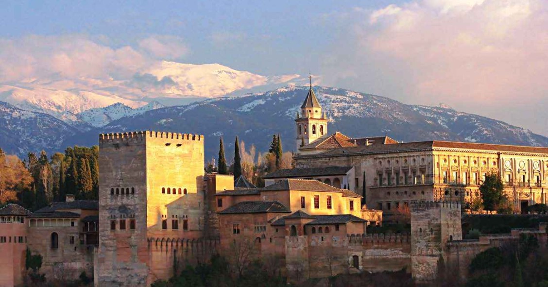 En Andalucía y Barcelona no cabrá un alfiler en el puente de mayo: la ocupación de viviendas turísticas ronda el 90% 