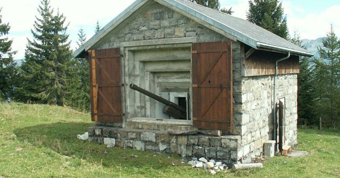 ‘Falsos chalets’: así son los búnker del ejército suizo escondidos tras idílicas casas de montaña