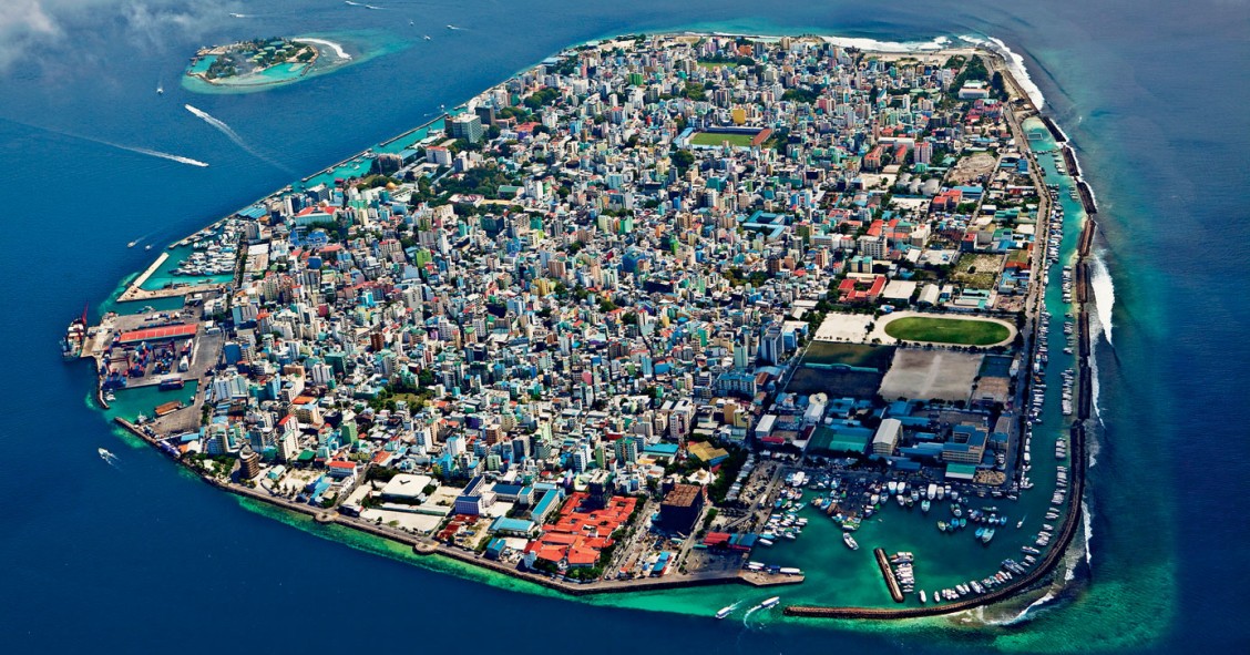 Aquí no cabe ni un alfiler (y menos una casa): las 10 islas más superpobladas del planeta