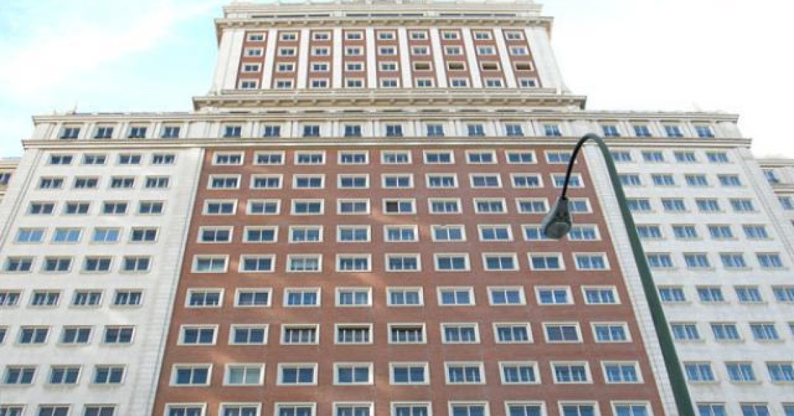 La fachada del Edificio España en Madrid