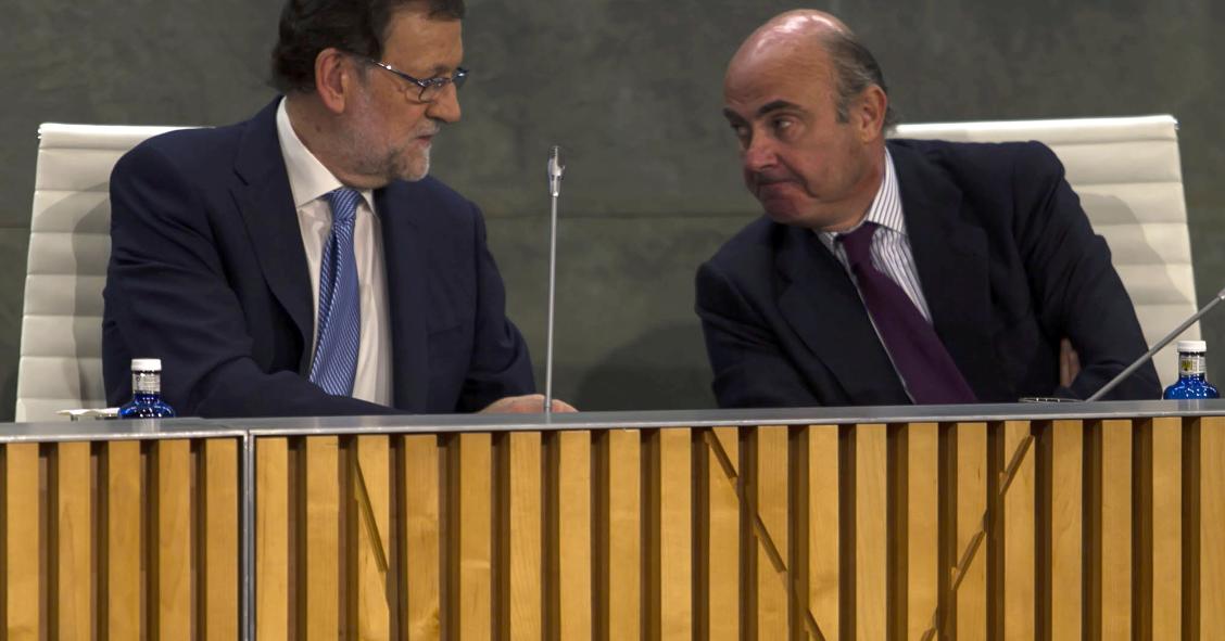 Alerta naranja: la 'bola de cristal' del Gobierno dice que la economía empieza a pintar mal