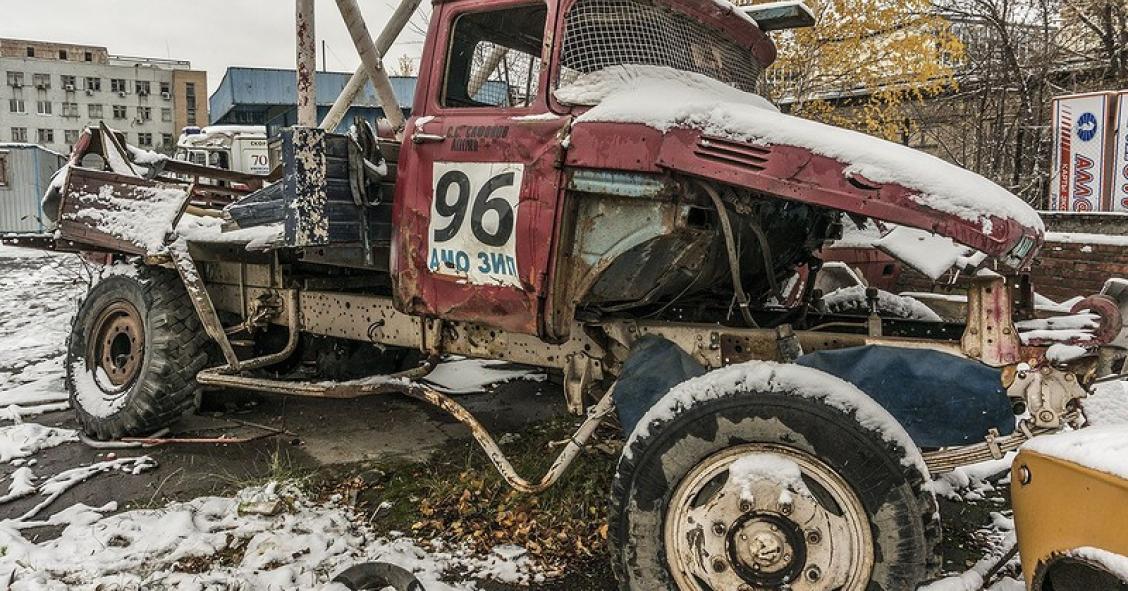 La belleza de lo muerto: una antigua fábrica de automóviles soviética abandonada