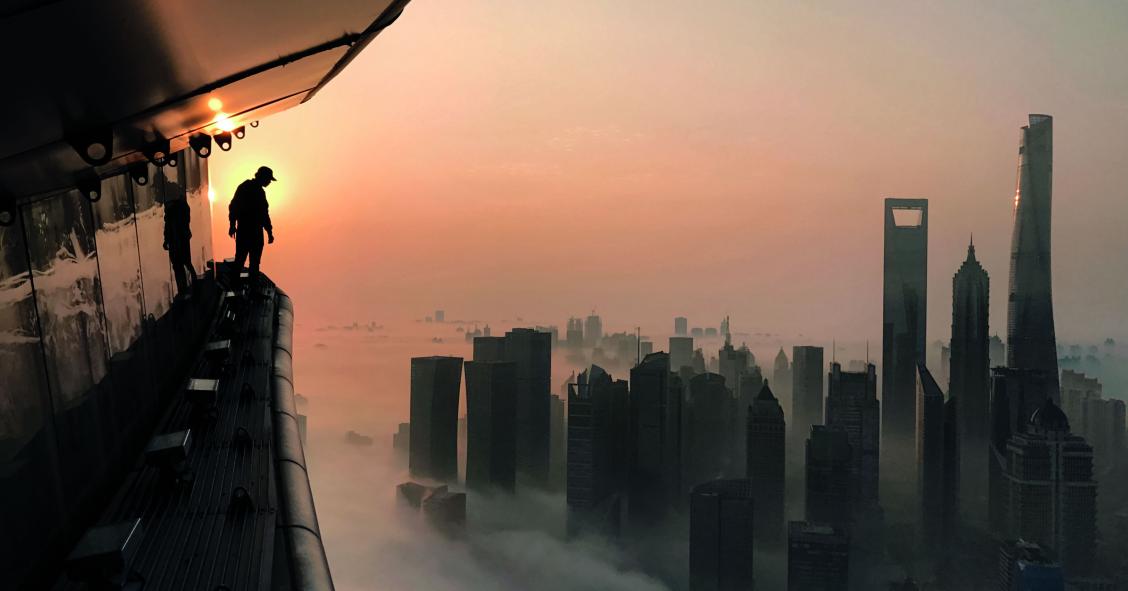 La colorida vida nocturna de las grandes ciudades vista a través del objetivo de un iPhone 7