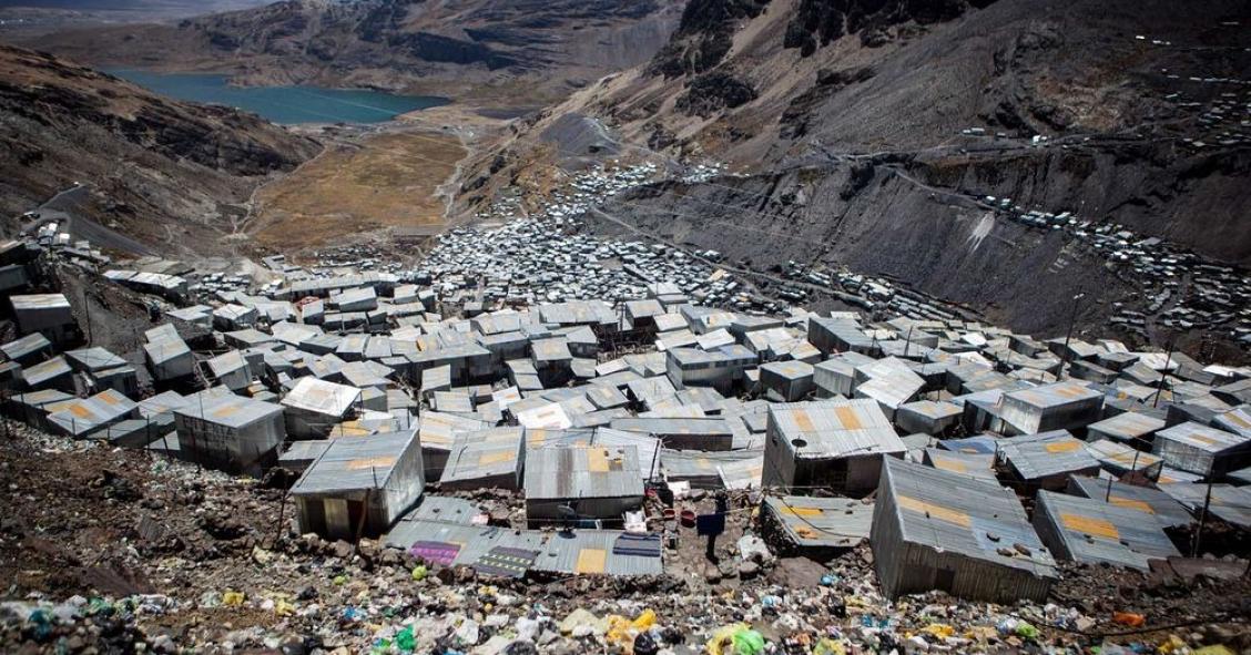 La triste y difícil vida a 5.100 m de altura: así es La Rinconada, la ciudad más alta del planeta