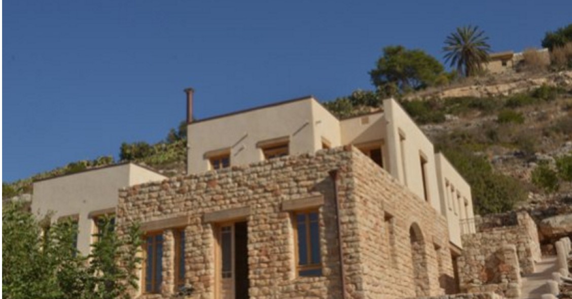De minicasas a imponentes chalets: las sorprendentes viviendas construidas con cannabis