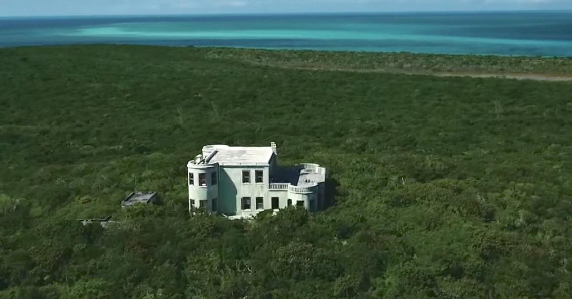 En venta una isla privada en las Bahamas… con un castillo nazi abandonado