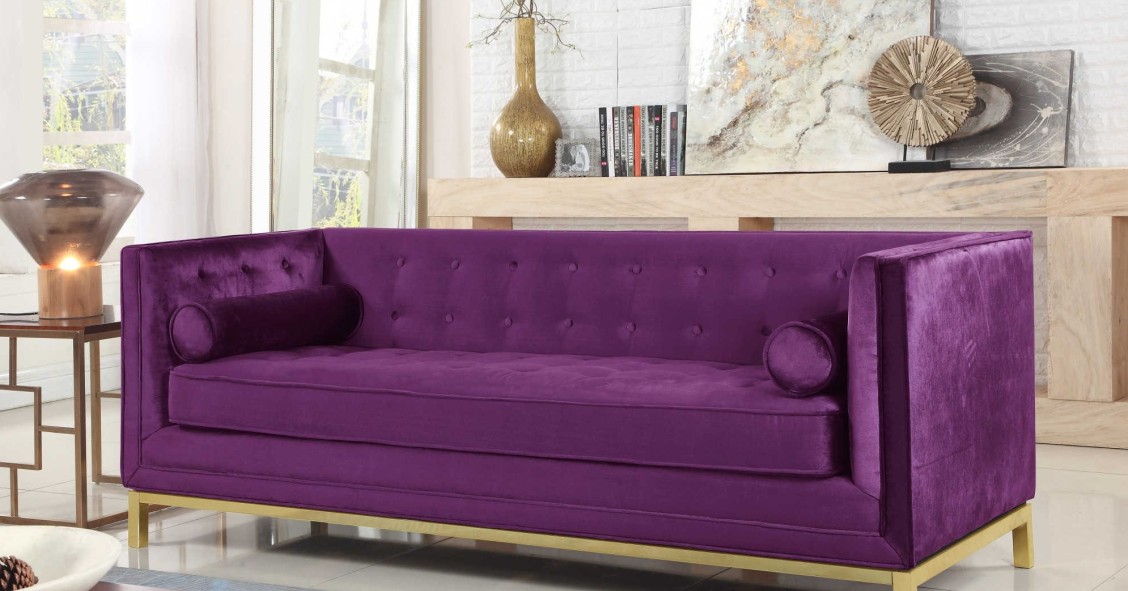 Sofás, lámparas o colchas: así puedes decorar tu casa con ultravioleta, el color de 2018