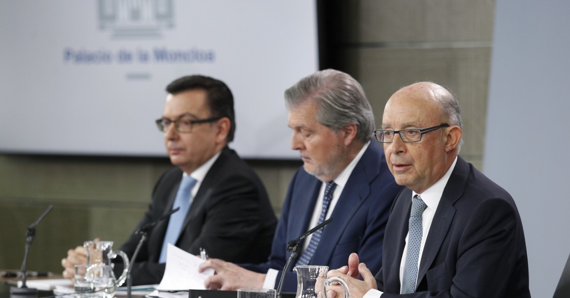 El Gobierno aprueba los PGE 2018: bajan los impuestos, suben las pensiones y otros cambios importantes